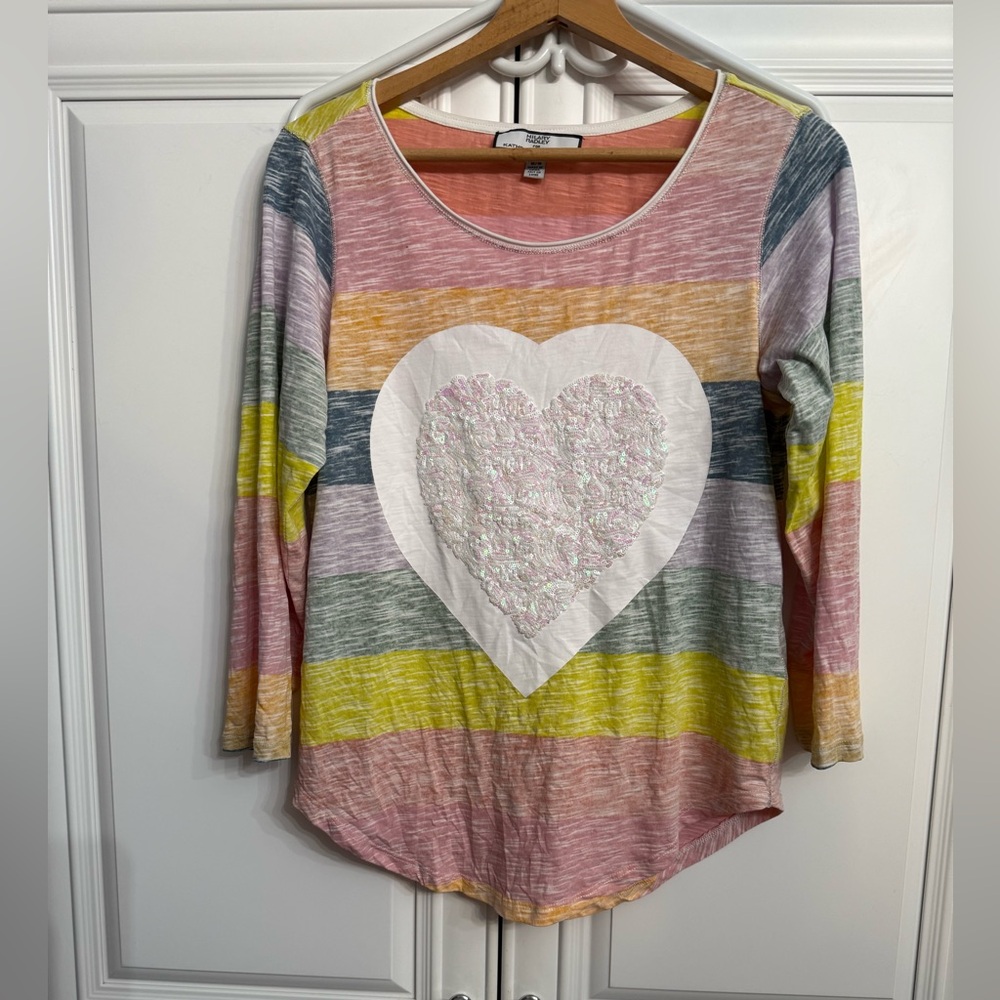 Hilary Radley for Katherine Barclay Sz M Scoop Neck Rainbow Tee w/Sequin Heart